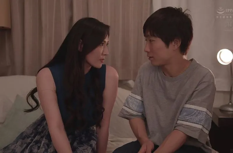 Ông xã lạnh nhạt, bà xã uống rượu rồi "đi ngoài" với cậu học sinh trẻ